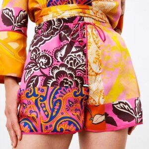 Zara Womens Paisley Floral Printed Elastic High Waisted Shorts Size S